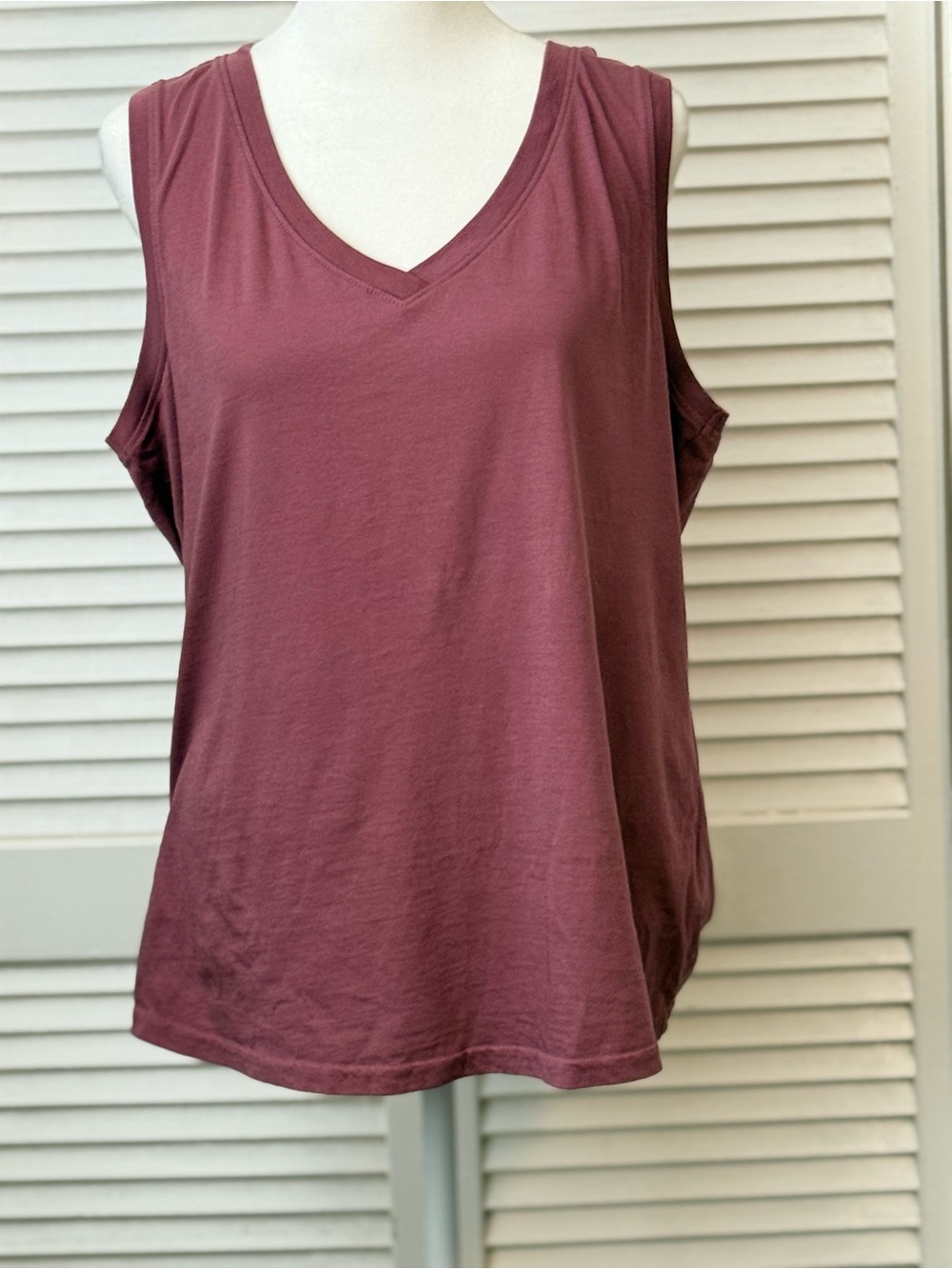 Pact Womens Sleeves Organic Cotton Tank Top V Neck Burgundy Plum Size L Granola
